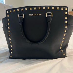 Micheal Kors Large Handbag